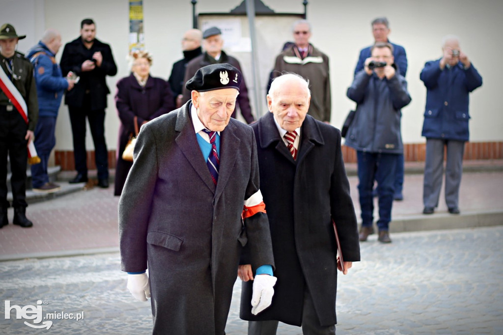 Tablica pamiątkowa na I LO
