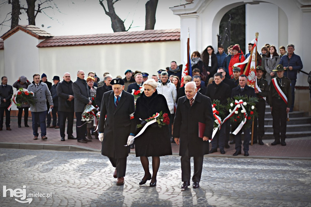 Tablica pamiątkowa na I LO