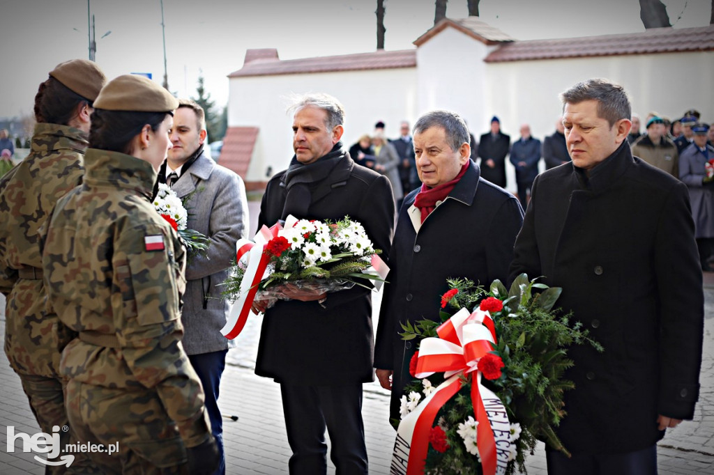Tablica pamiątkowa na I LO