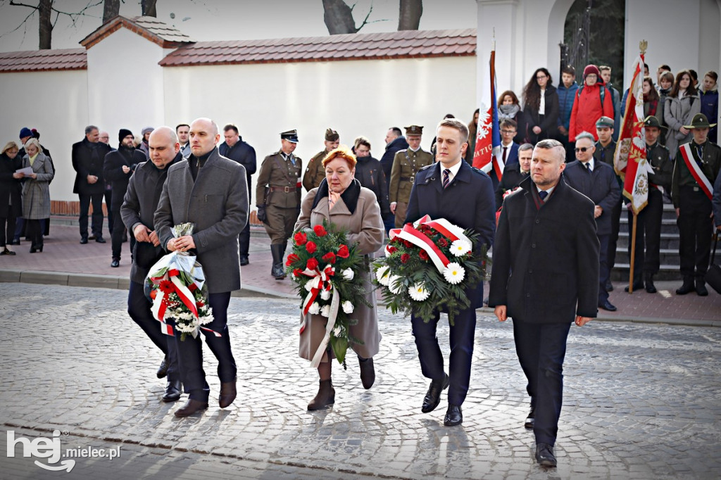 Tablica pamiątkowa na I LO