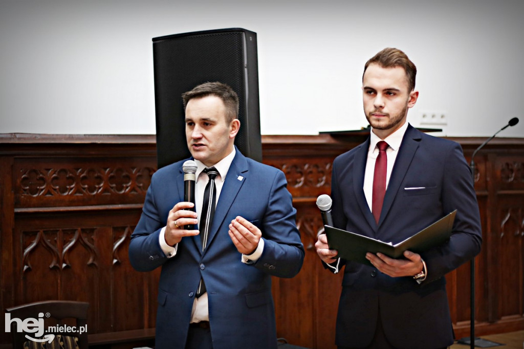 Tablica pamiątkowa na I LO