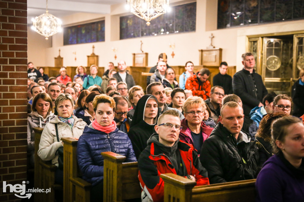 Blisko 600 osób wyruszyło na EDK