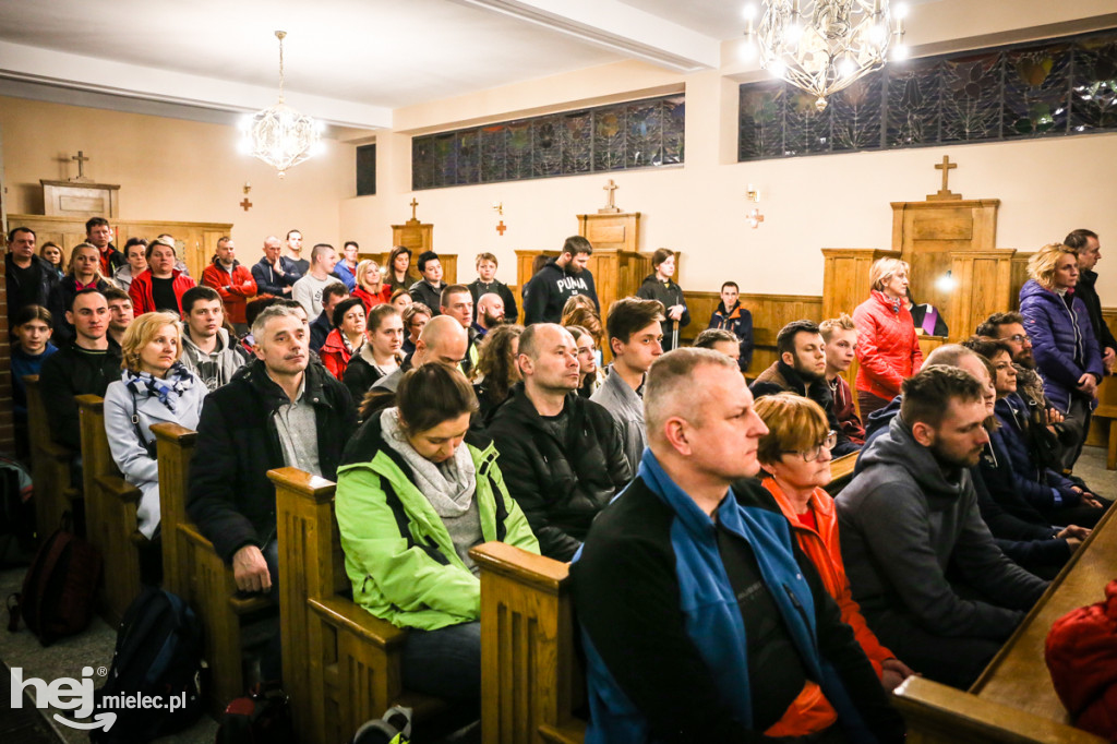 Blisko 600 osób wyruszyło na EDK