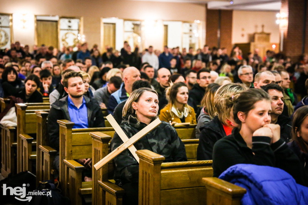 Blisko 600 osób wyruszyło na EDK