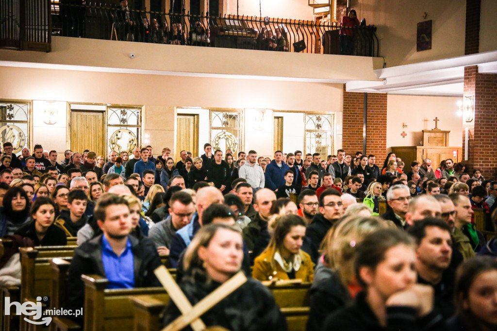 Blisko 600 osób wyruszyło na EDK