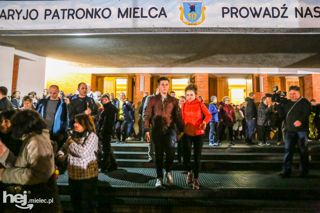 Blisko 600 osób wyruszyło na EDK