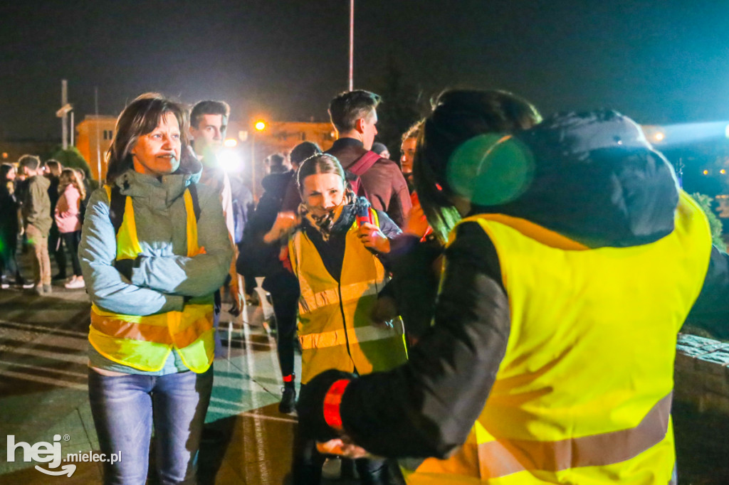 Blisko 600 osób wyruszyło na EDK