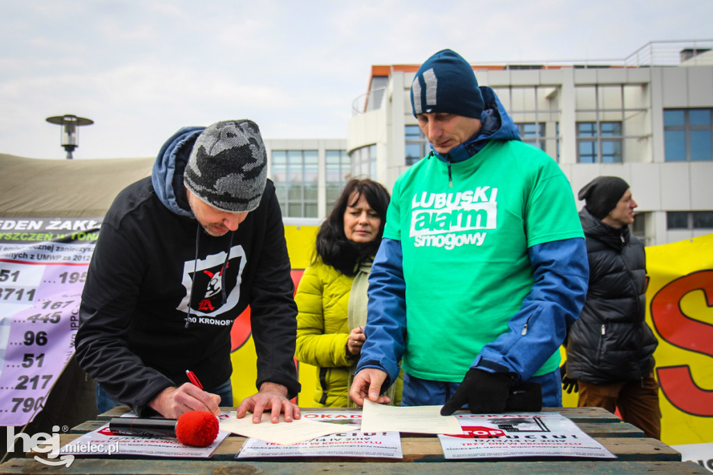 Blokada -  protest przeciw Kronospanowi