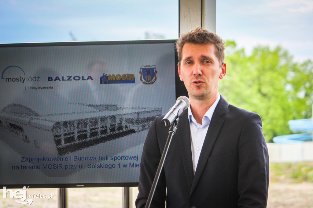 Wmurowanie aktu erekcyjnego hali sportowej