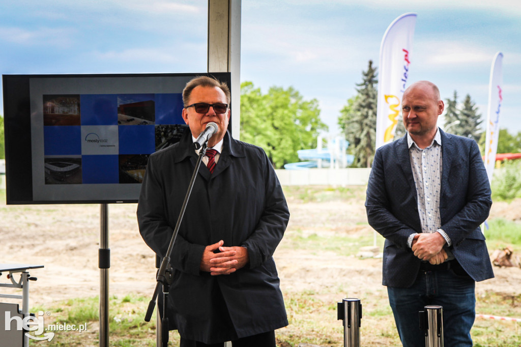 Wmurowanie aktu erekcyjnego hali sportowej