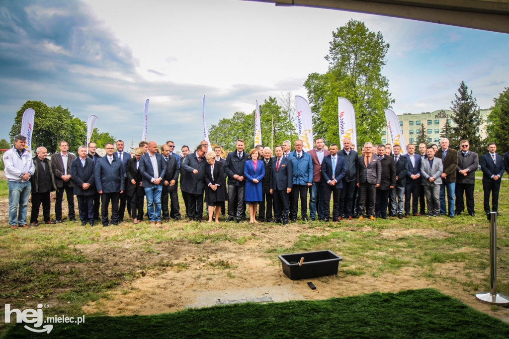 Wmurowanie aktu erekcyjnego hali sportowej