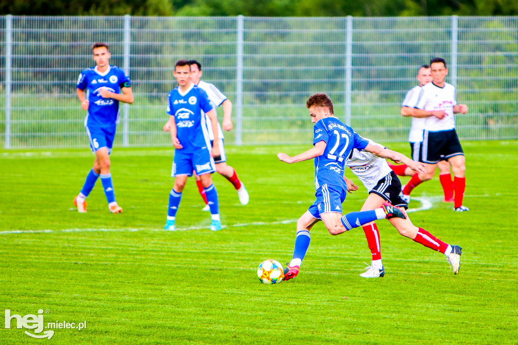 LKS Głowaczowa - Stal II Mielec: awans mielczan do 4 ligi
