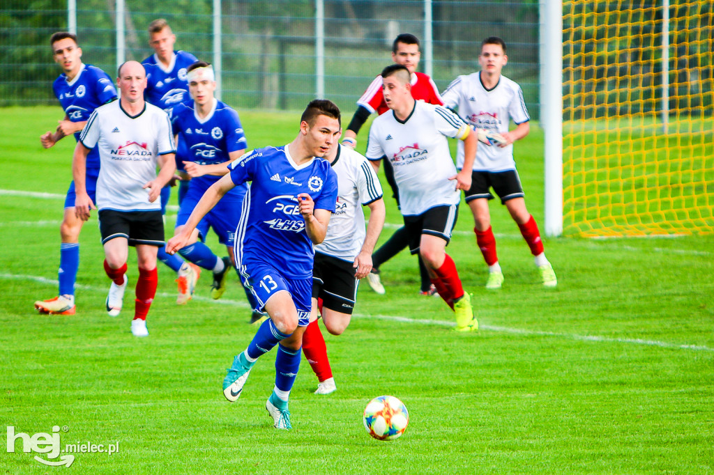 LKS Głowaczowa - Stal II Mielec: awans mielczan do 4 ligi