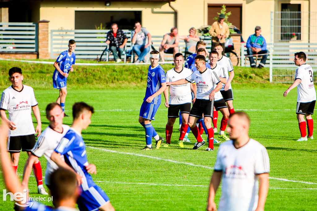 LKS Głowaczowa - Stal II Mielec: awans mielczan do 4 ligi