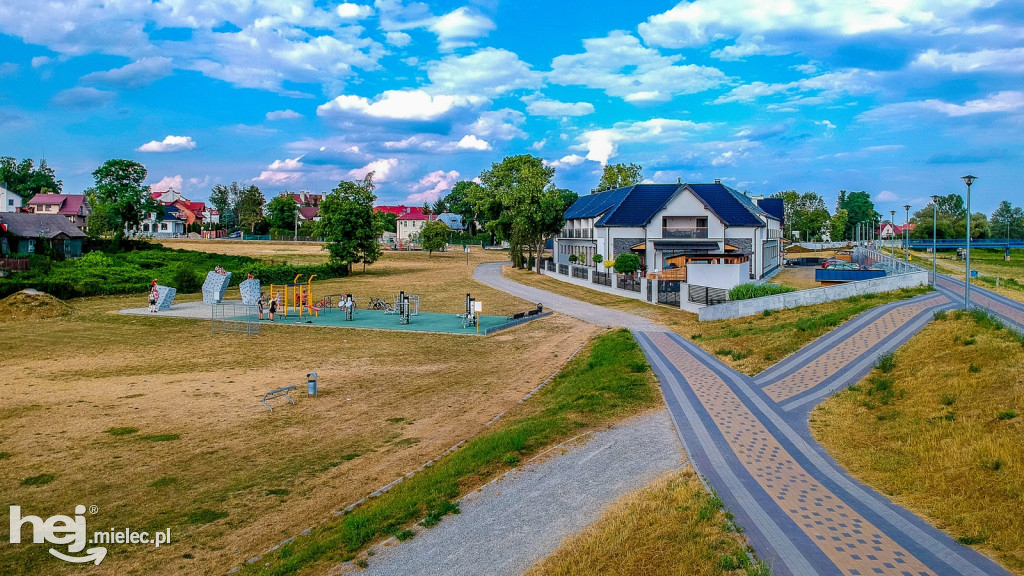 Lato na bulwarach mieleckich [DRON]