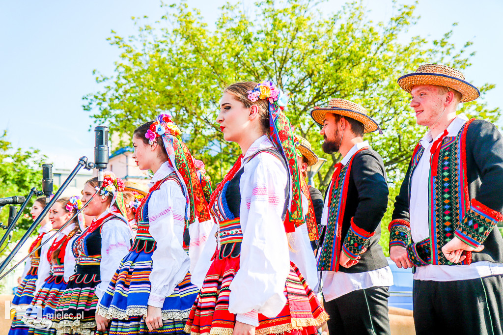 Wakacje z folklorem na Górze Cyranowskiej