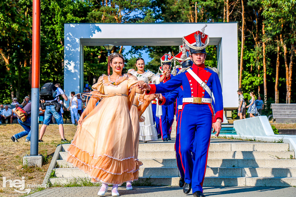 Wakacje z folklorem na Górze Cyranowskiej