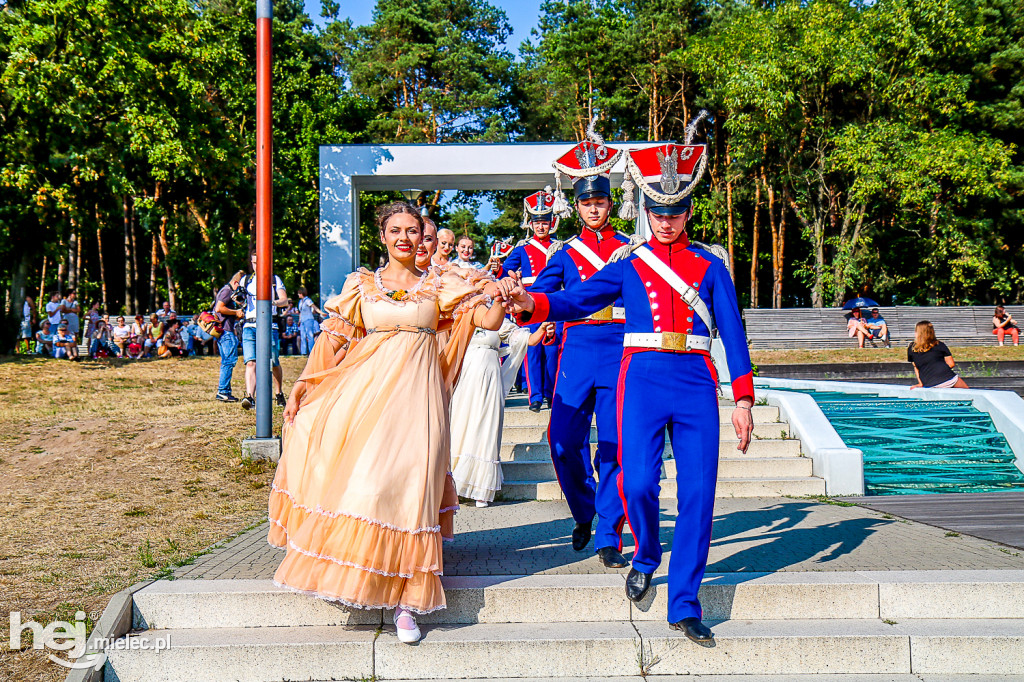 Wakacje z folklorem na Górze Cyranowskiej