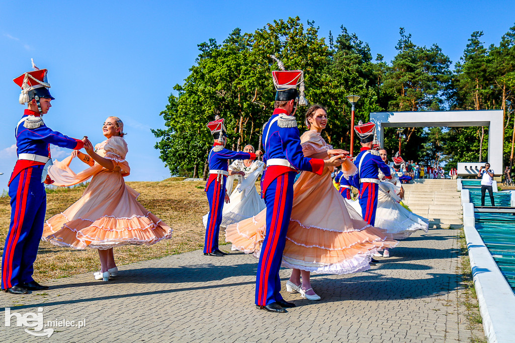 Wakacje z folklorem na Górze Cyranowskiej