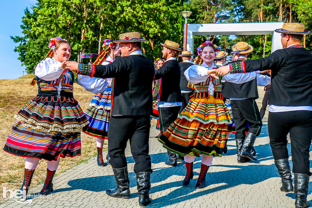 Wakacje z folklorem na Górze Cyranowskiej