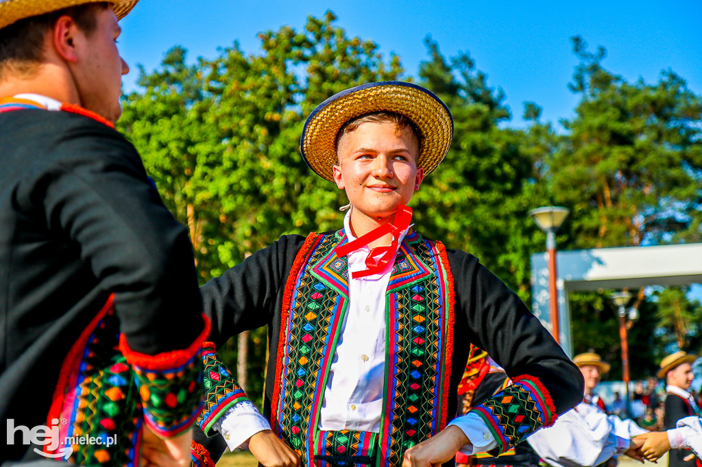 Wakacje z folklorem na Górze Cyranowskiej