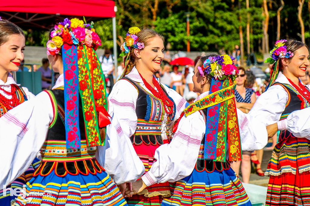 Wakacje z folklorem na Górze Cyranowskiej