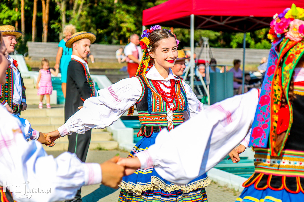 Wakacje z folklorem na Górze Cyranowskiej