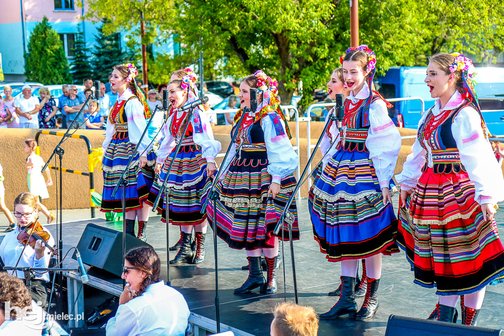 Wakacje z folklorem na Górze Cyranowskiej