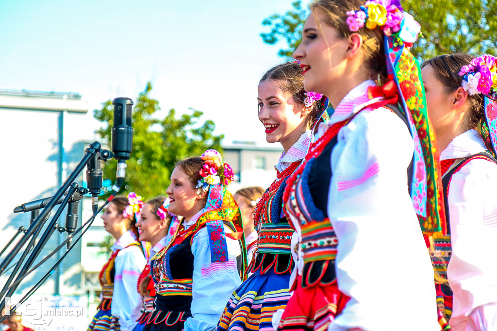 Wakacje z folklorem na Górze Cyranowskiej