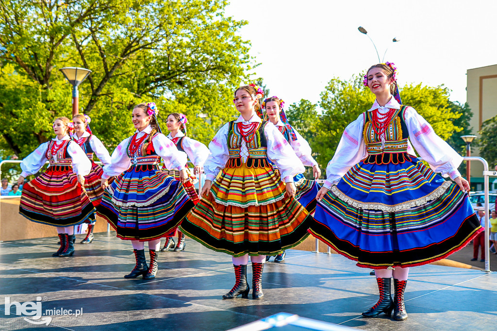 Wakacje z folklorem na Górze Cyranowskiej