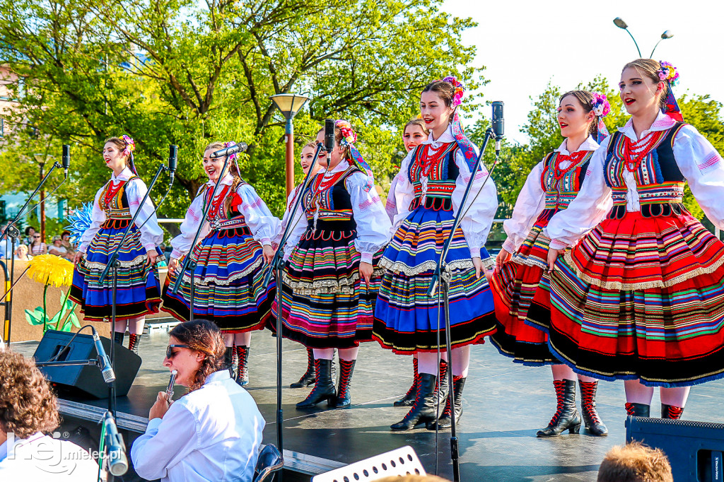 Wakacje z folklorem na Górze Cyranowskiej