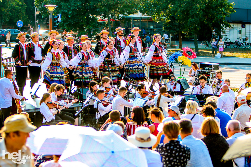 Wakacje z folklorem na Górze Cyranowskiej