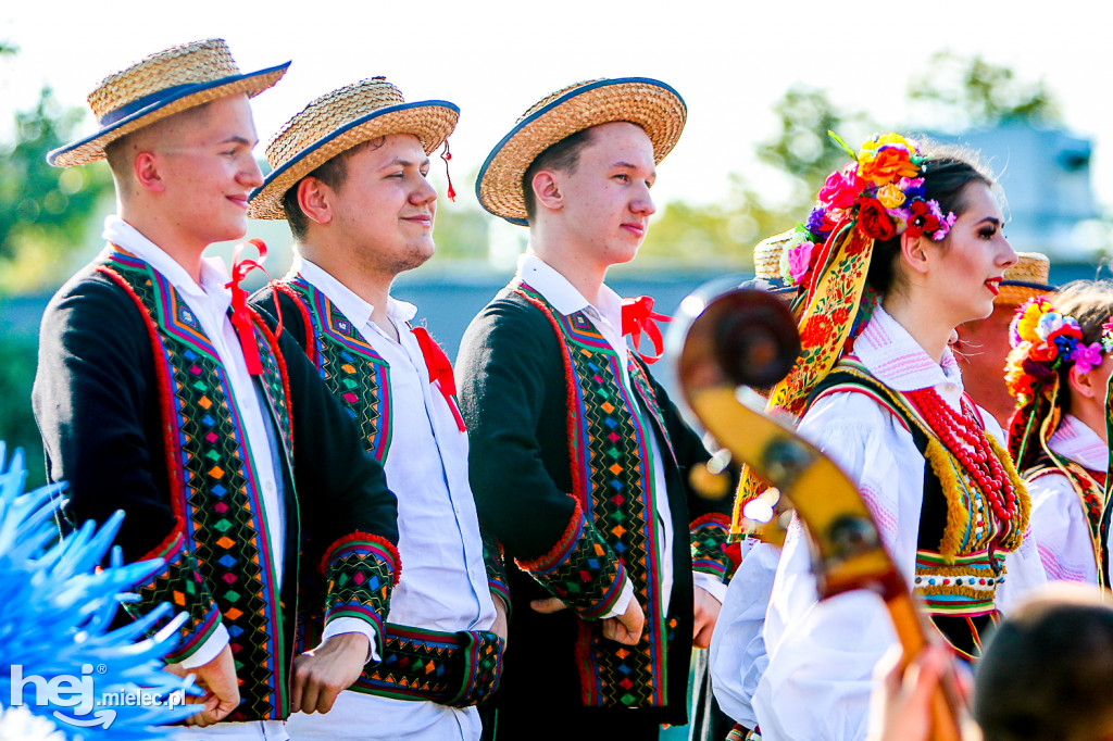 Wakacje z folklorem na Górze Cyranowskiej