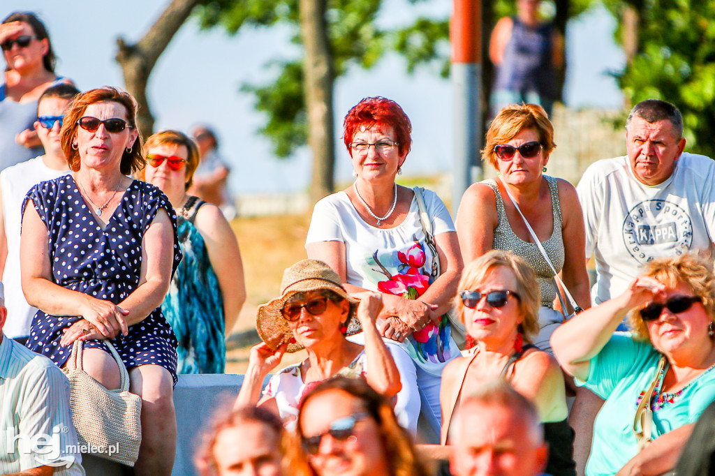 Wakacje z folklorem na Górze Cyranowskiej