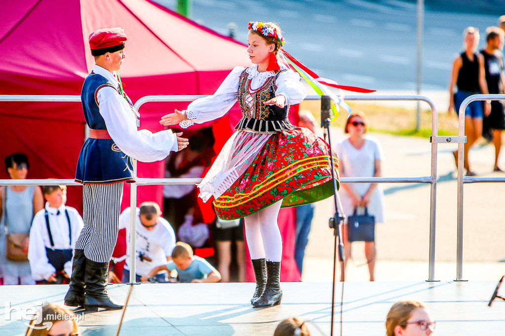 Wakacje z folklorem na Górze Cyranowskiej