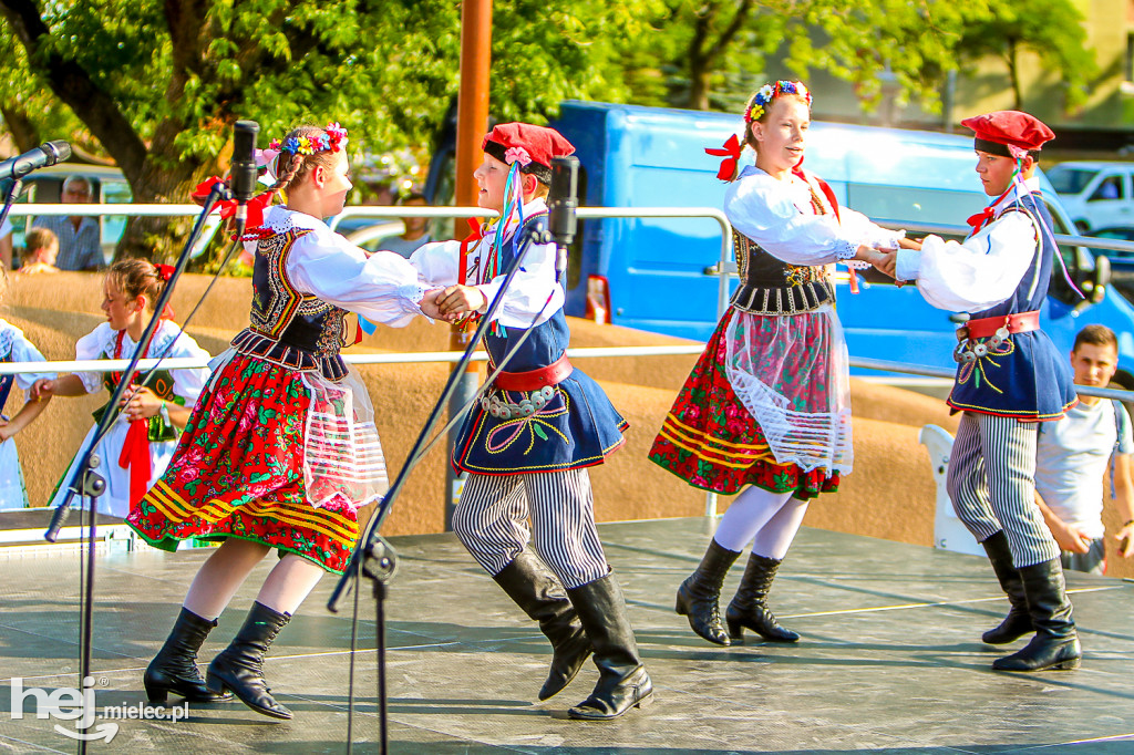 Wakacje z folklorem na Górze Cyranowskiej