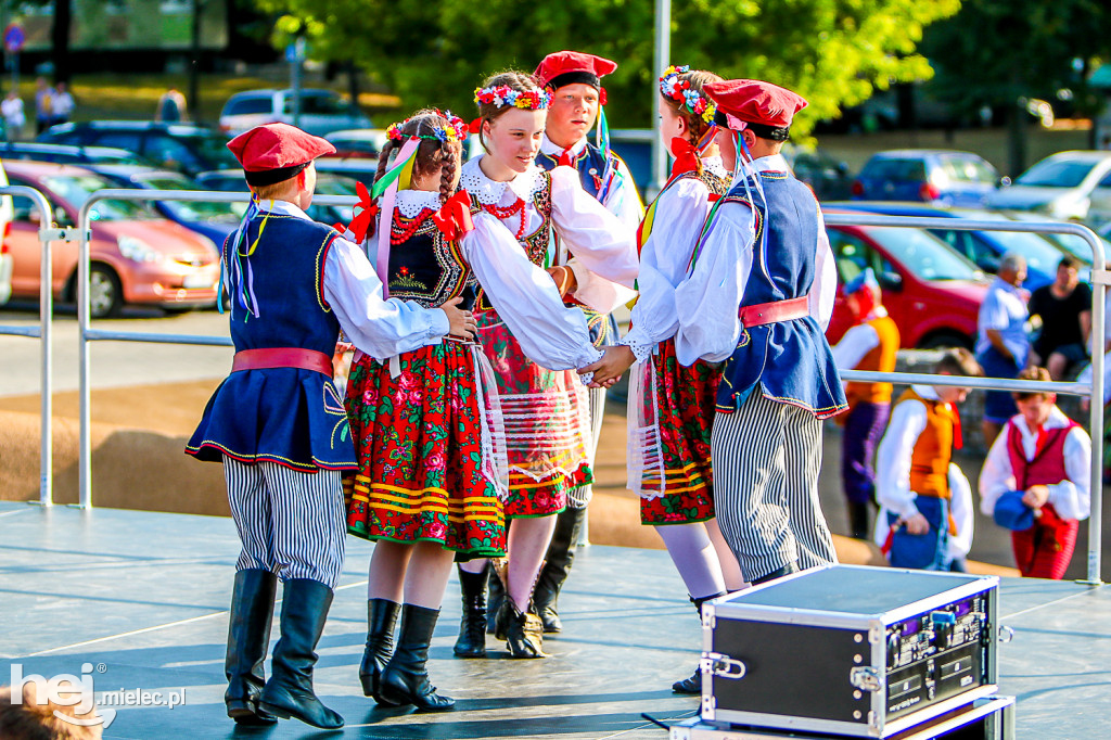 Wakacje z folklorem na Górze Cyranowskiej