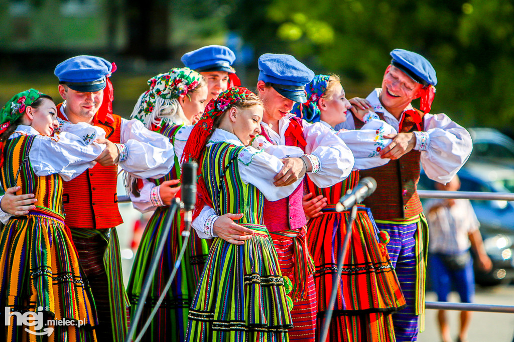 Wakacje z folklorem na Górze Cyranowskiej