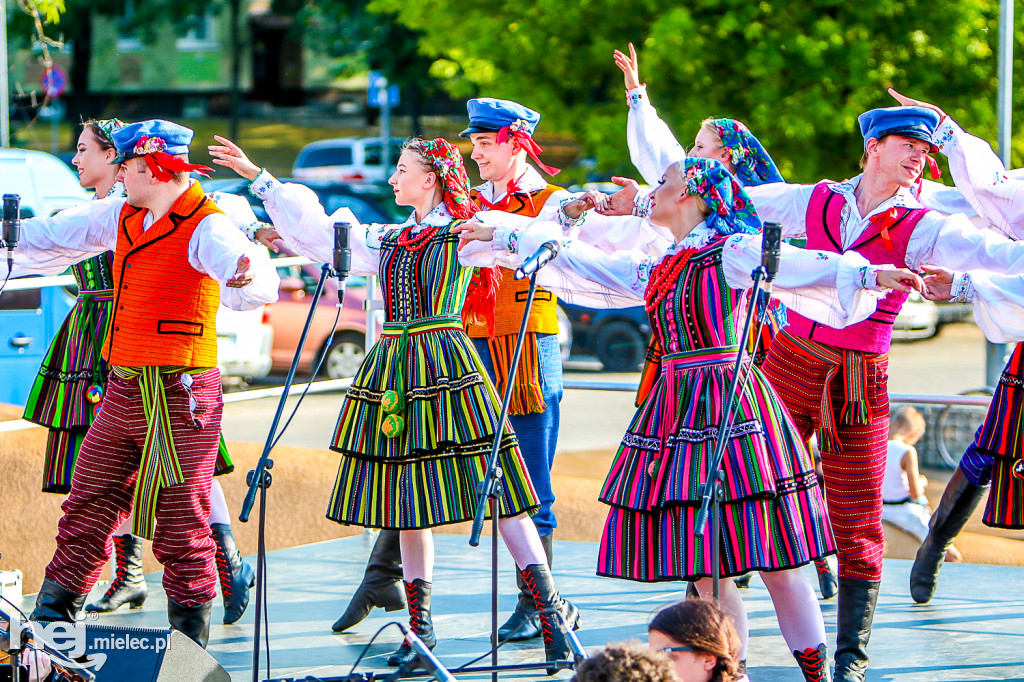 Wakacje z folklorem na Górze Cyranowskiej