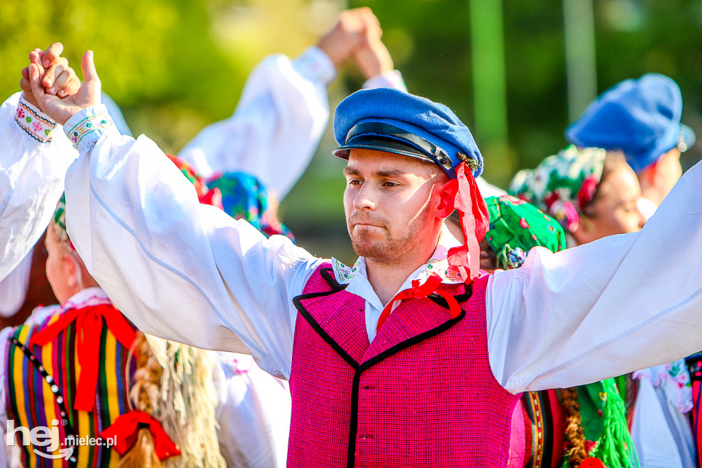 Wakacje z folklorem na Górze Cyranowskiej