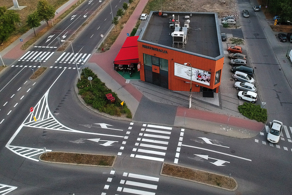 DRON: Zmiana organizacji ruchu na skrzyżowaniu przy Warce