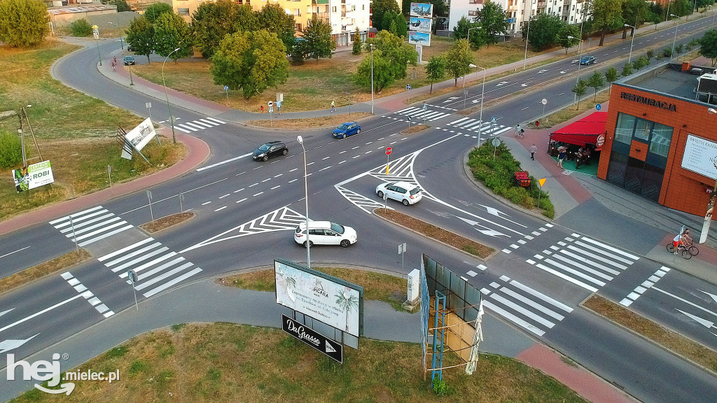 DRON: Zmiana organizacji ruchu na skrzyżowaniu przy Warce