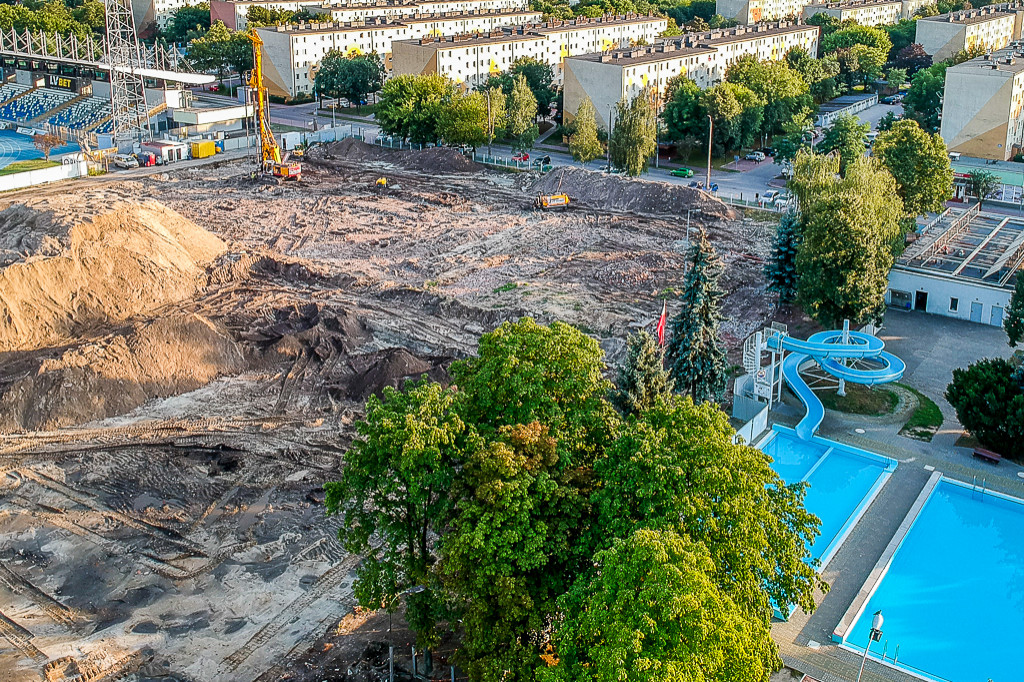 Co się dzieje na budowie hali sportowej