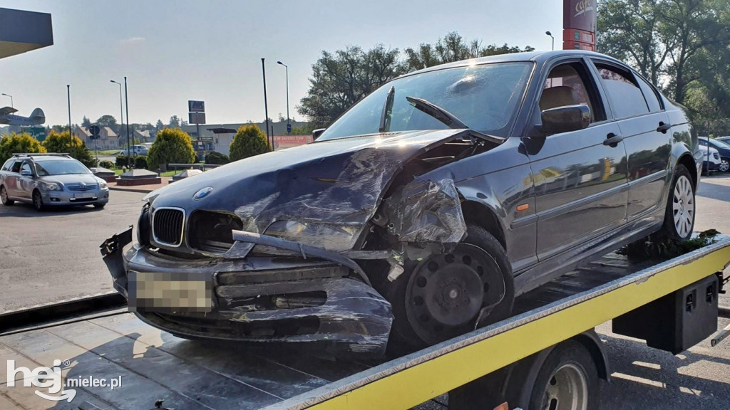 Rajd BMW na stacji paliw