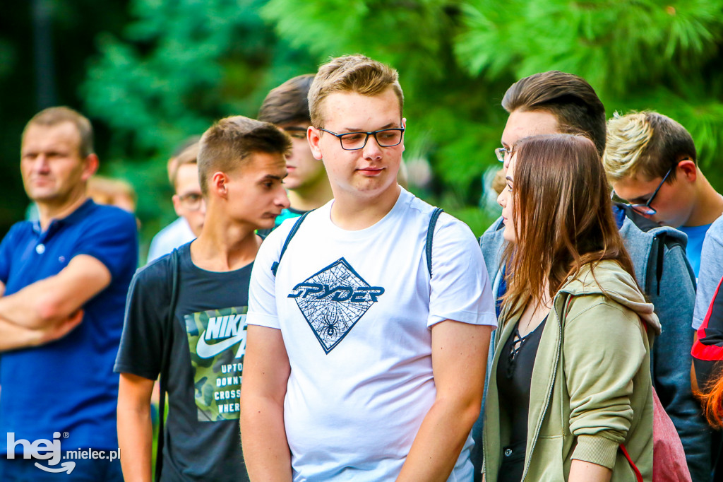 Narodowe Czytanie uczniów II LO