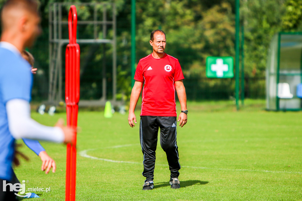Trener Dariusz Marzec rozpoczął pracę przy Solskiego 1