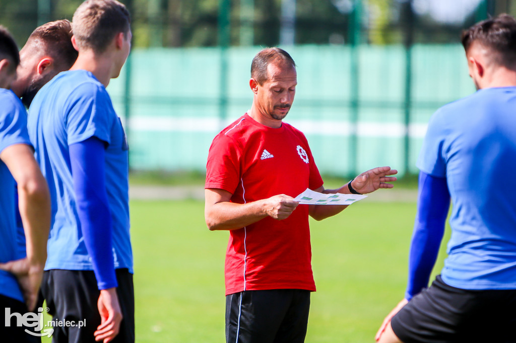 Trener Dariusz Marzec rozpoczął pracę przy Solskiego 1