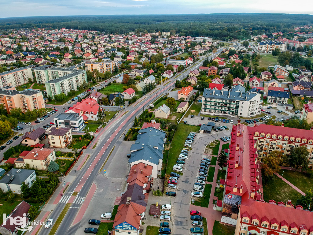 Mielec o zachodzie słońca z widocznymi Tatrami