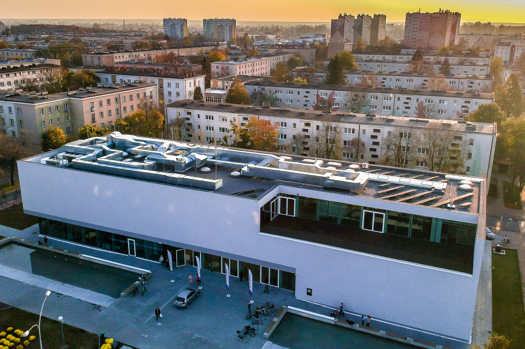 NOWA Miejska Biblioteka Publiczna w Mielcu [DRON]