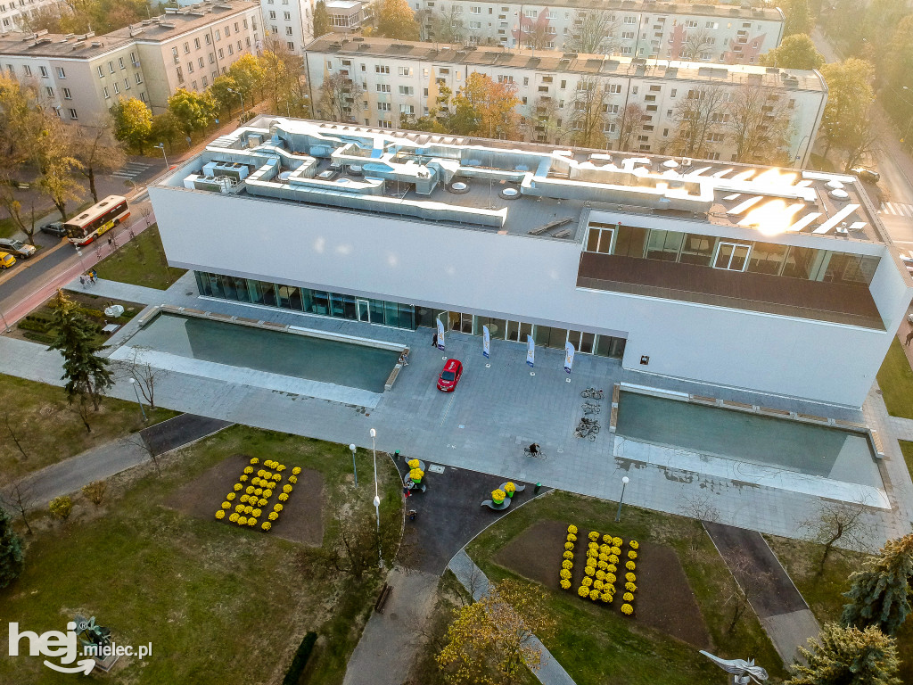 NOWA Miejska Biblioteka Publiczna w Mielcu [DRON]